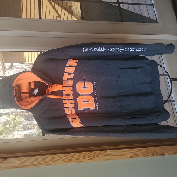 LAST CHANCE  DC One Washington DC Sz. XL hoodie with orange lettering - Picture 1 of 12